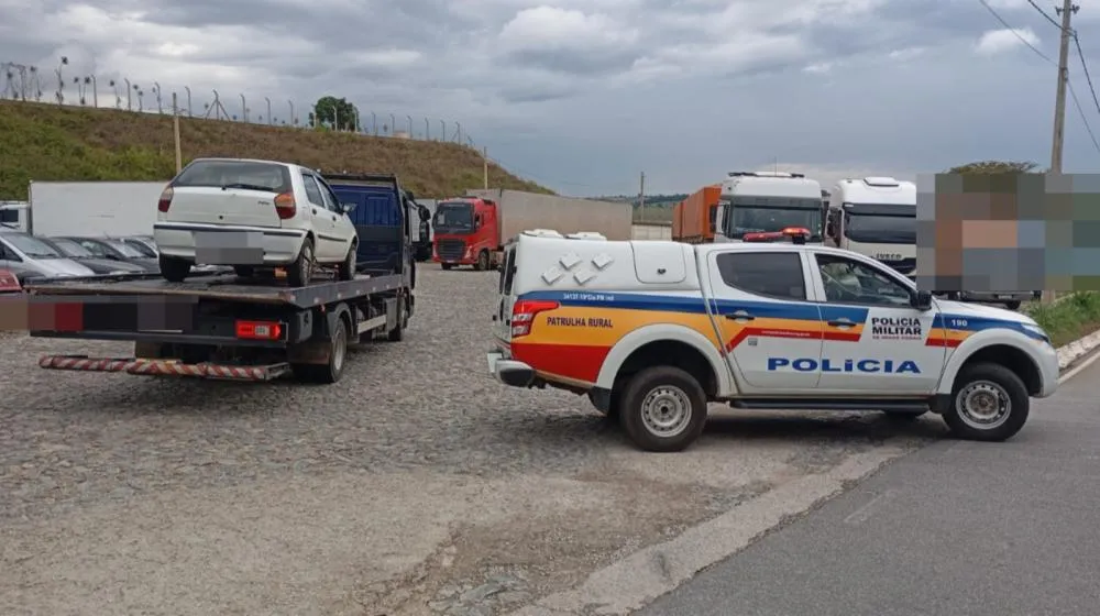 PM prende suspeito e recupera carro furtado na zona rural de Pará de Minas