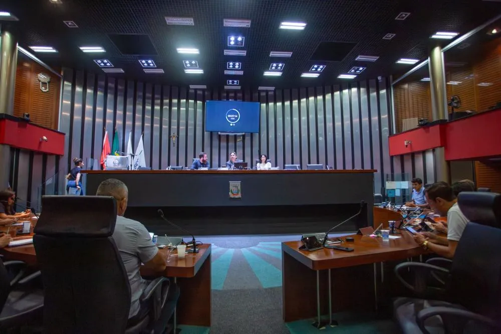 Vereadores votam hoje projetos sobre transporte escolar e Guarda Civil Municipal. Entenda